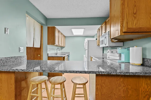 $279,000 | 3625 Gettysburg Avenue South, Unit 40, St. Louis Park, MN 55426