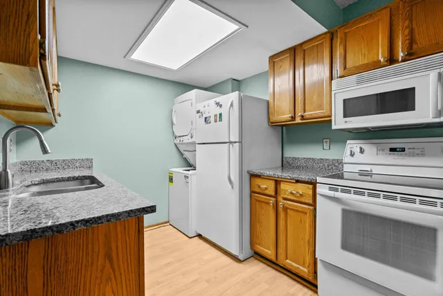 $279,000 | 3625 Gettysburg Avenue South, Unit 40, St. Louis Park, MN 55426