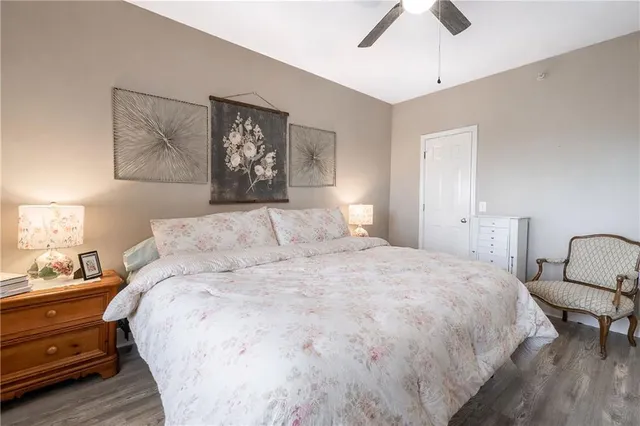 $329,000 | 11615 Tomahawk Creek Parkway, Unit B, Leawood, KS 66211