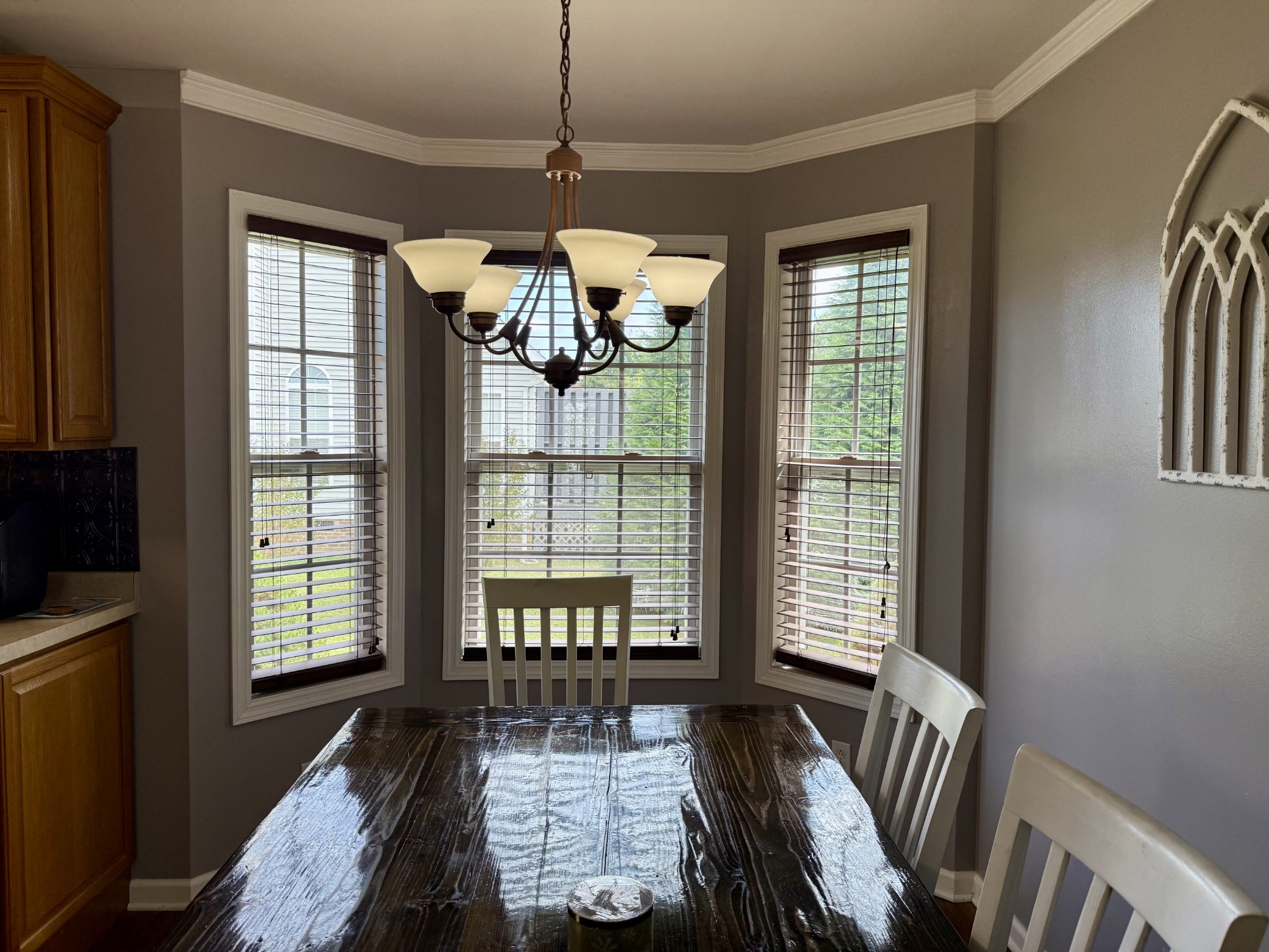 125 Maple Ridge Court McMinnville, TN 37110 - Photo 10 of 44 a living room with furniture and a window