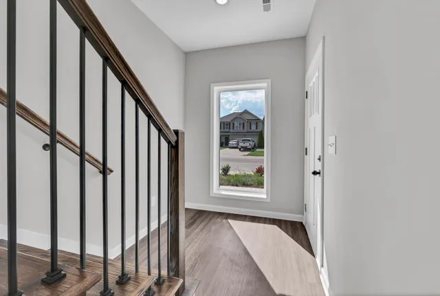 a view of an entryway with workspace