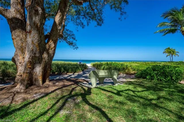 $7,499,000 | 2825 Leeward Lane, Naples, FL 34103
