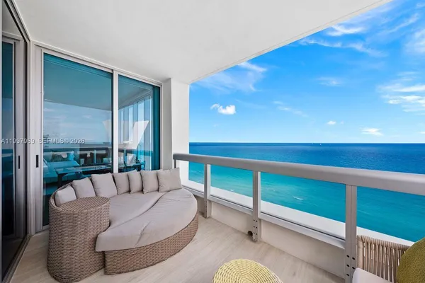 $9,995 | 6899 Collins Avenue, Unit 1908, Miami Beach, FL 33141