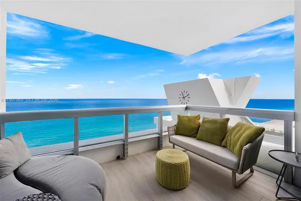 $9,995 | 6899 Collins Avenue, Unit 1908, Miami Beach, FL 33141
