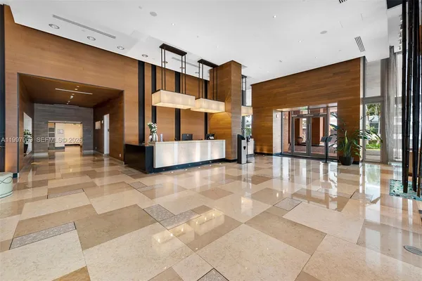 $9,995 | 6899 Collins Avenue, Unit 1908, Miami Beach, FL 33141