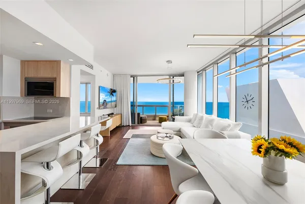 $9,995 | 6899 Collins Avenue, Unit 1908, Miami Beach, FL 33141