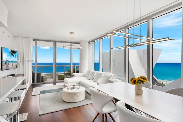 $9,995 | 6899 Collins Avenue, Unit 1908, Miami Beach, FL 33141