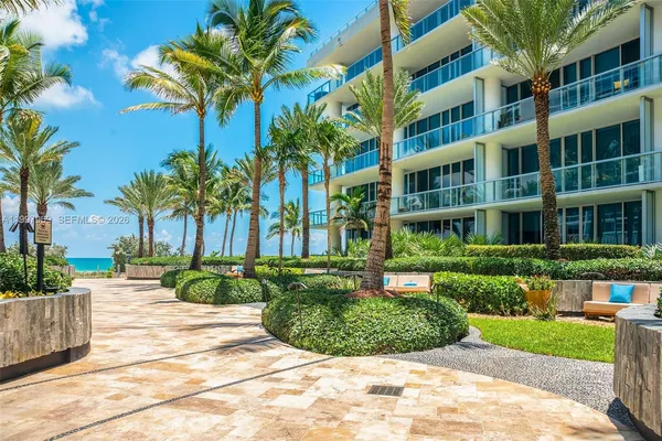 $9,995 | 6899 Collins Avenue, Unit 1908, Miami Beach, FL 33141