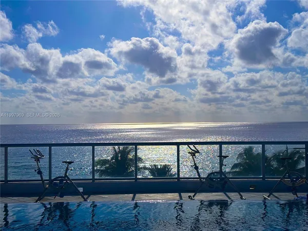 $9,995 | 6899 Collins Avenue, Unit 1908, Miami Beach, FL 33141