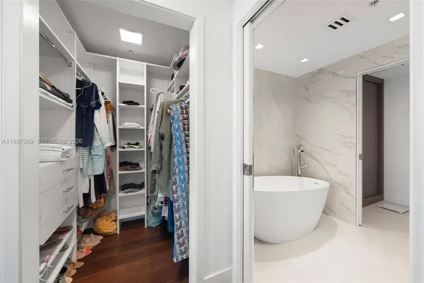 $9,995 | 6899 Collins Avenue, Unit 1908, Miami Beach, FL 33141