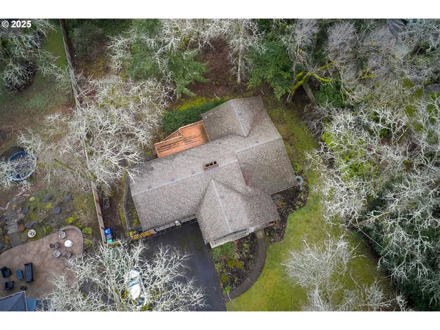 a view of house and outdoor space