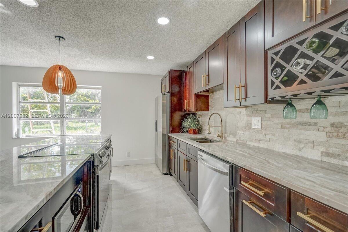 1480 West 36th Street Riviera Beach, FL 33404 - Photo 4 of 19 Photo 4