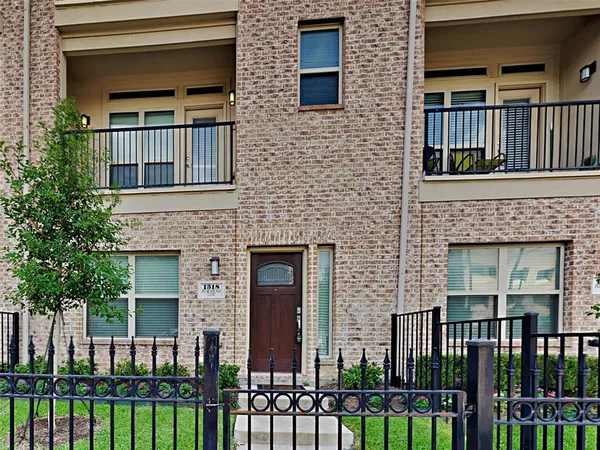 $3,150 | 1318 Palm Springs Lane, Dallas, TX 75204