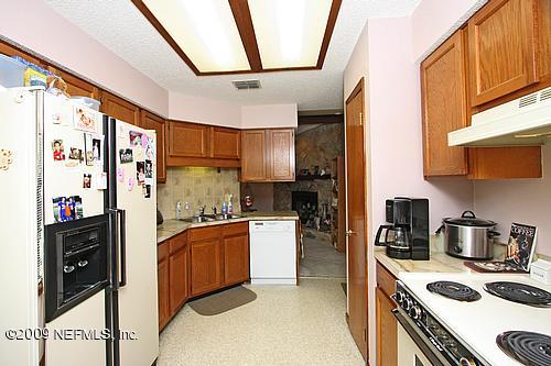 4482 Tumbleweed Road Middleburg, FL 32068 - Photo 5 of 13 Kitchen
