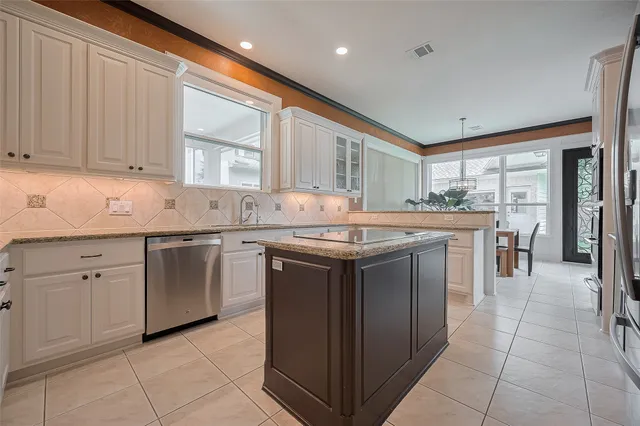 $6,500 | 11826 Legend Manor Drive, Houston, TX 77082