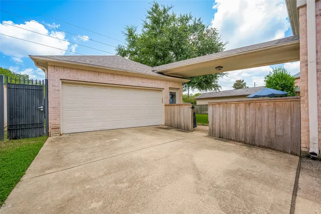 $6,500 | 11826 Legend Manor Drive, Houston, TX 77082