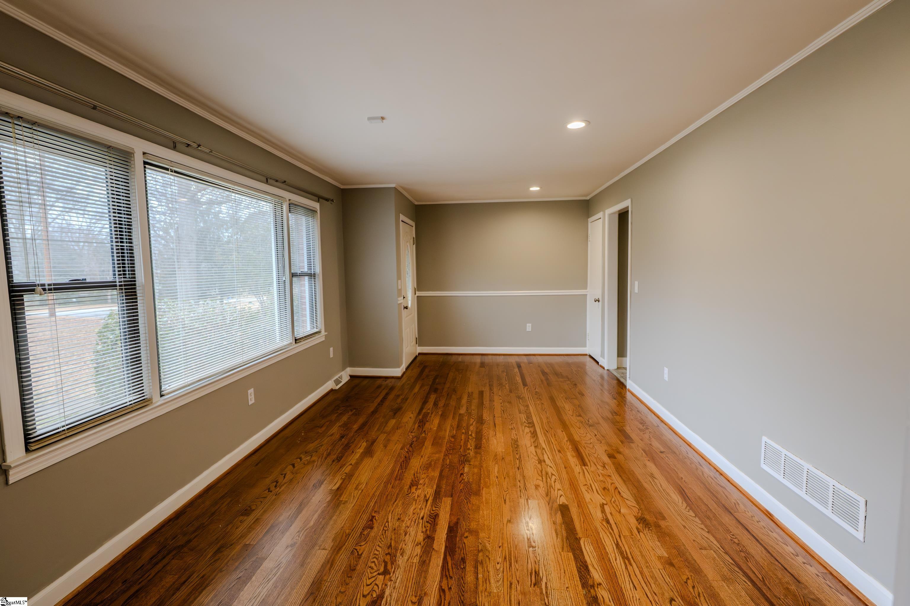 702 Central Avenue Mauldin, SC 29662 - Photo 4 of 50