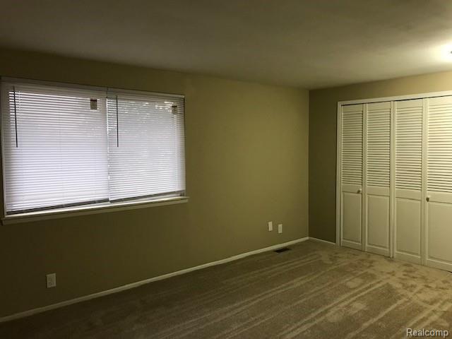 8401 18 18 Mile Road, Unit 27C Sterling Heights, MI 48313 - Photo 31 of 35
