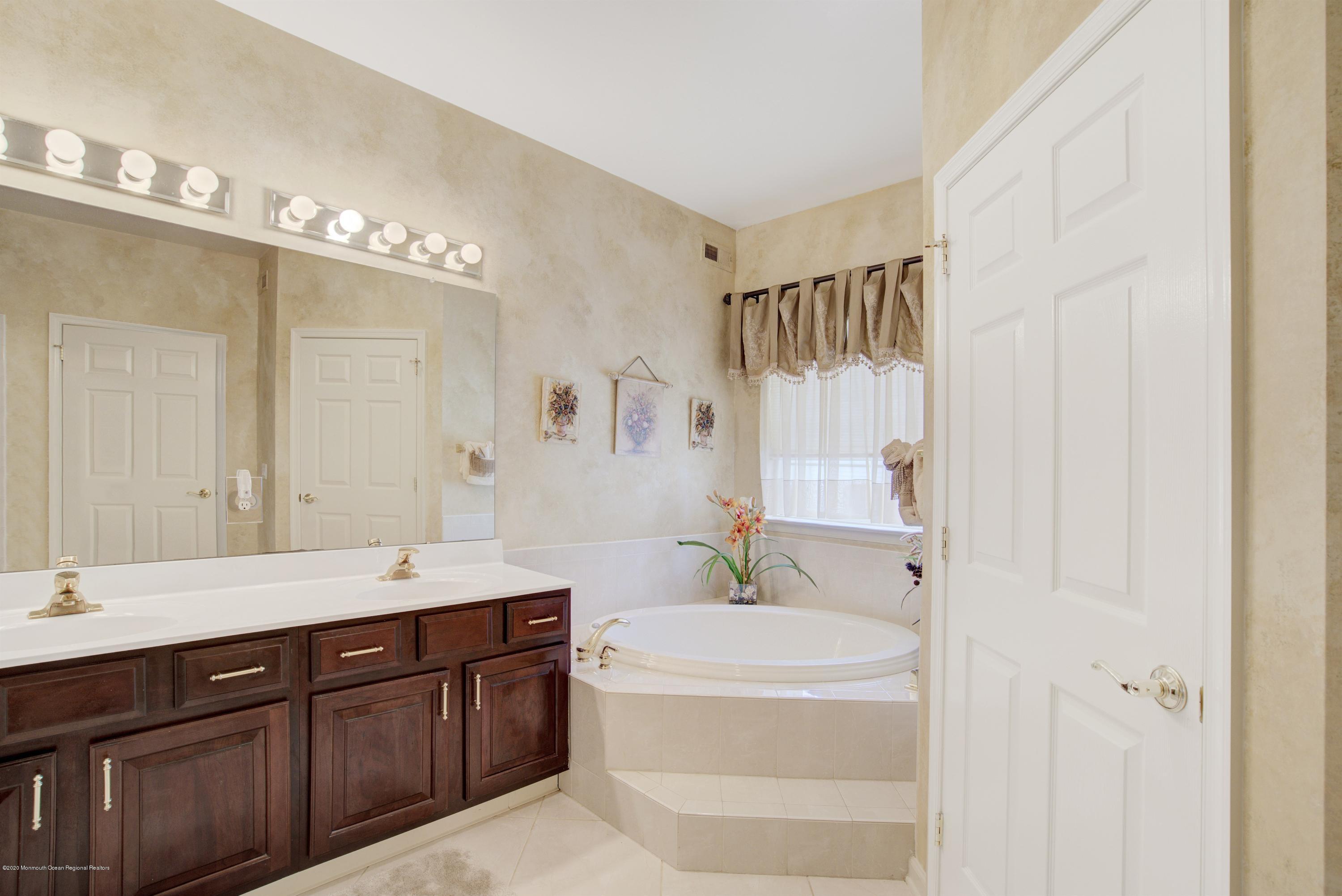 120 Eleanor Road Manchester Township, NJ 08759 - Photo 26 of 48 026_026_Master Bath II