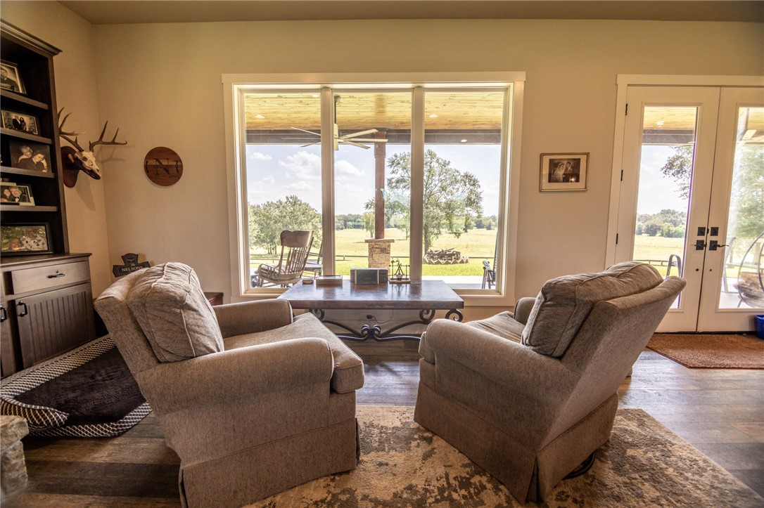 17497-495 Wilson Pasture Road Bryan, TX 77808 - Photo 24 of 50 a living room with furniture and a large window