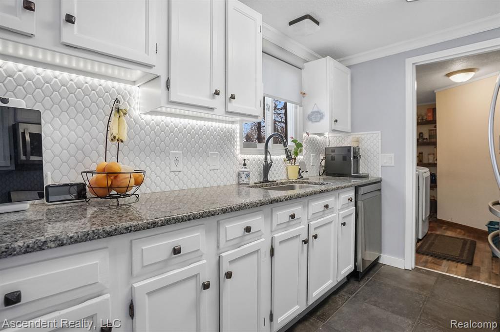 2789 Hickory Lawn Road Rochester Hills, MI 48307 - Photo 9 of 24