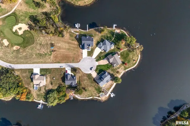 a picture of a table with chairs