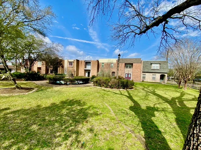 $2,000 | 1259 Blalock Road, Houston, TX 77055