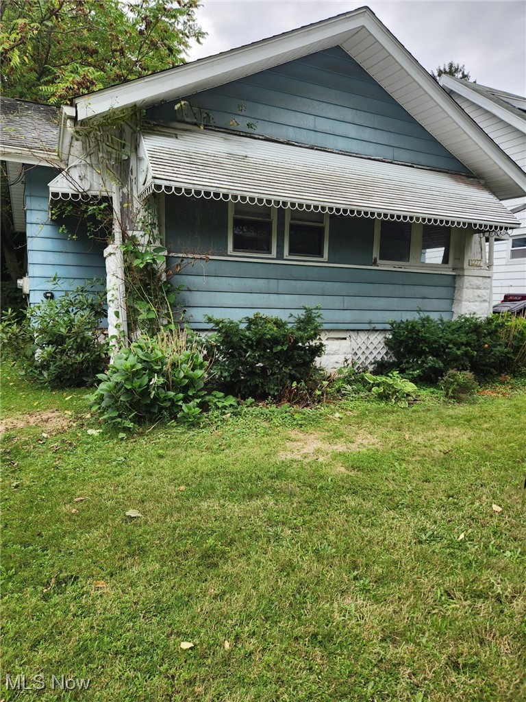 1227 Murray Avenue Akron, OH 44310 - Photo 1 of 19