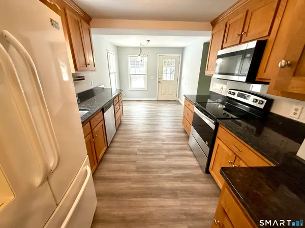 $3,200 | 42 Wells Avenue, Shelton, CT 06484