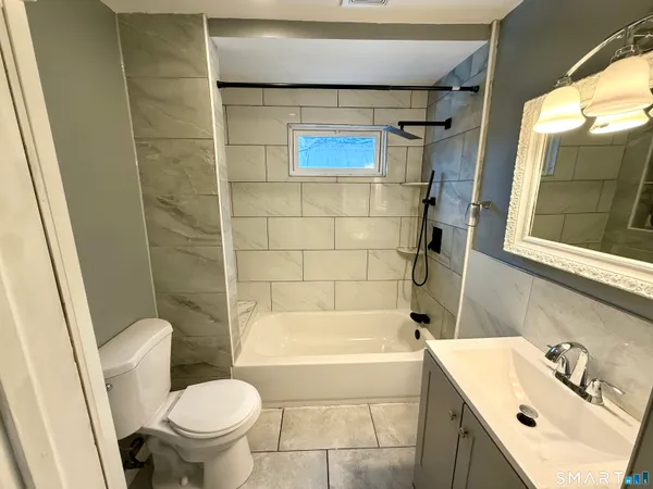 $3,200 | 42 Wells Avenue, Shelton, CT 06484