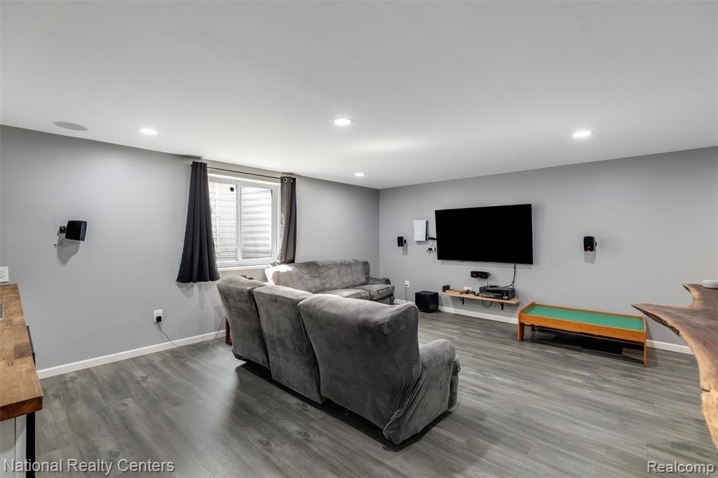 13456 Stamford Road Belleville, MI 48111 - Photo 25 of 35 Gallery Image 25
