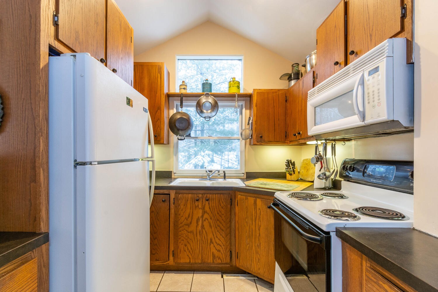 3285 North Russell Road Bloomington, IN 47408 - Photo 9 of 36 Gallery Image 9