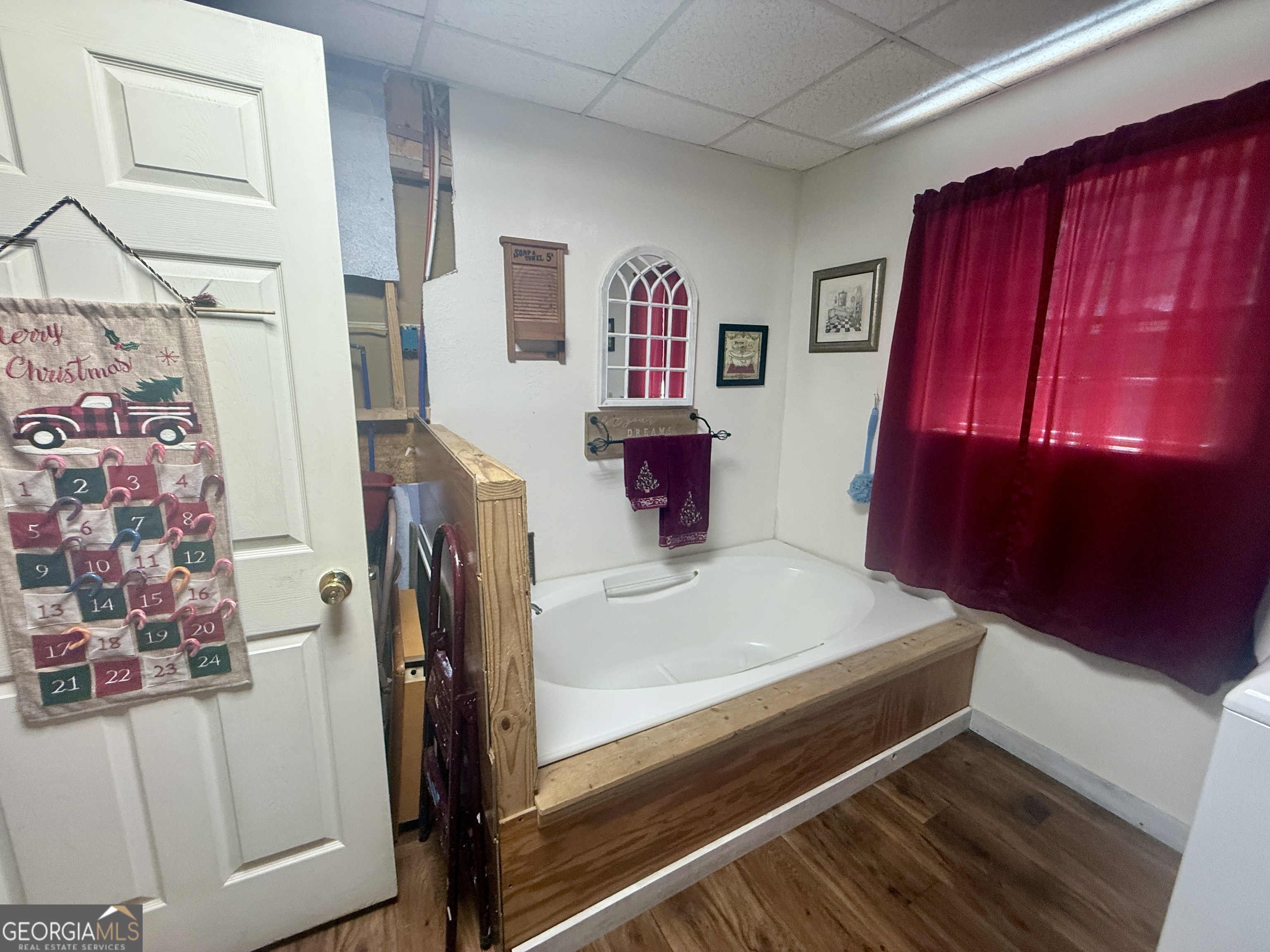 1072 Mountain View Road Trion, GA 30753 - Photo 12 of 29 a view of an entryway with furniture