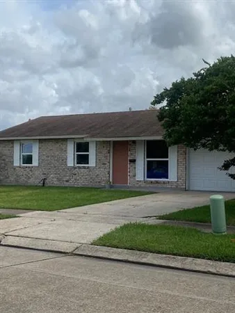 $164,900 | 3005 Mt Kennedy Drive, Marrero, LA 70072