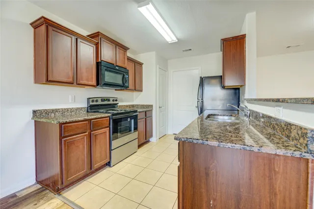 $2,200 | 8839 Hazel Rose Sky Drive, Humble, TX 77338