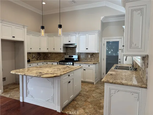 $4,900 | 4912 Hesperia Avenue, Encino, CA 91316