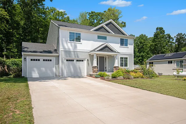 $392,000 | 737 West North Hls Court, Newaygo, MI 49337