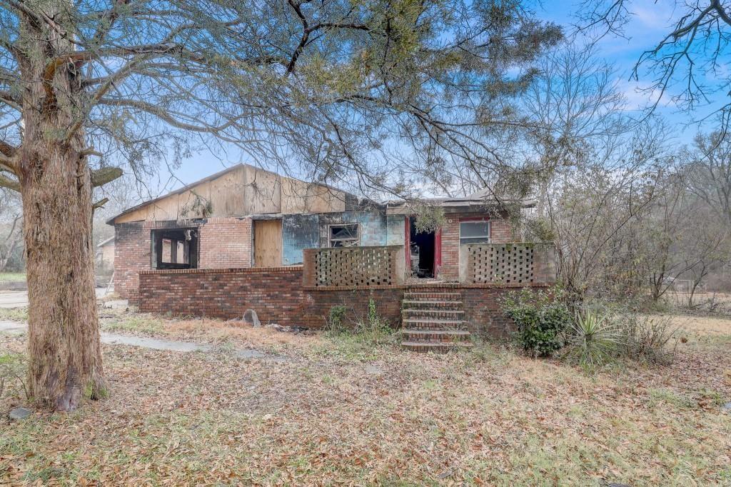 2636 Old Toney Road Ellenwood, GA 30294 - Photo 15 of 16 a front view of a house with a yard