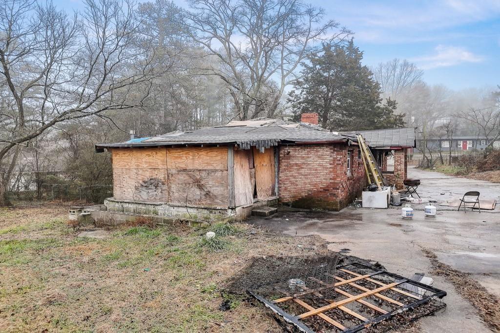 2636 Old Toney Road Ellenwood, GA 30294 - Photo 5 of 16 a view of a backyard with large trees
