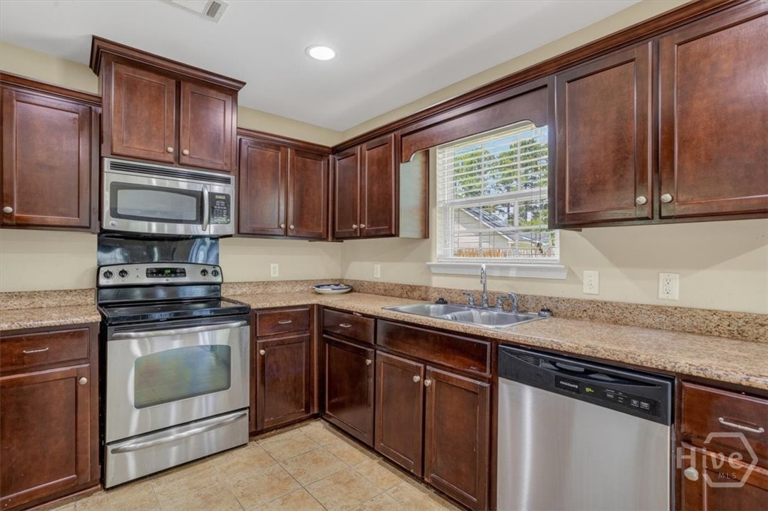 104 Austin Way Savannah, GA 31419 - Photo 14 of 47