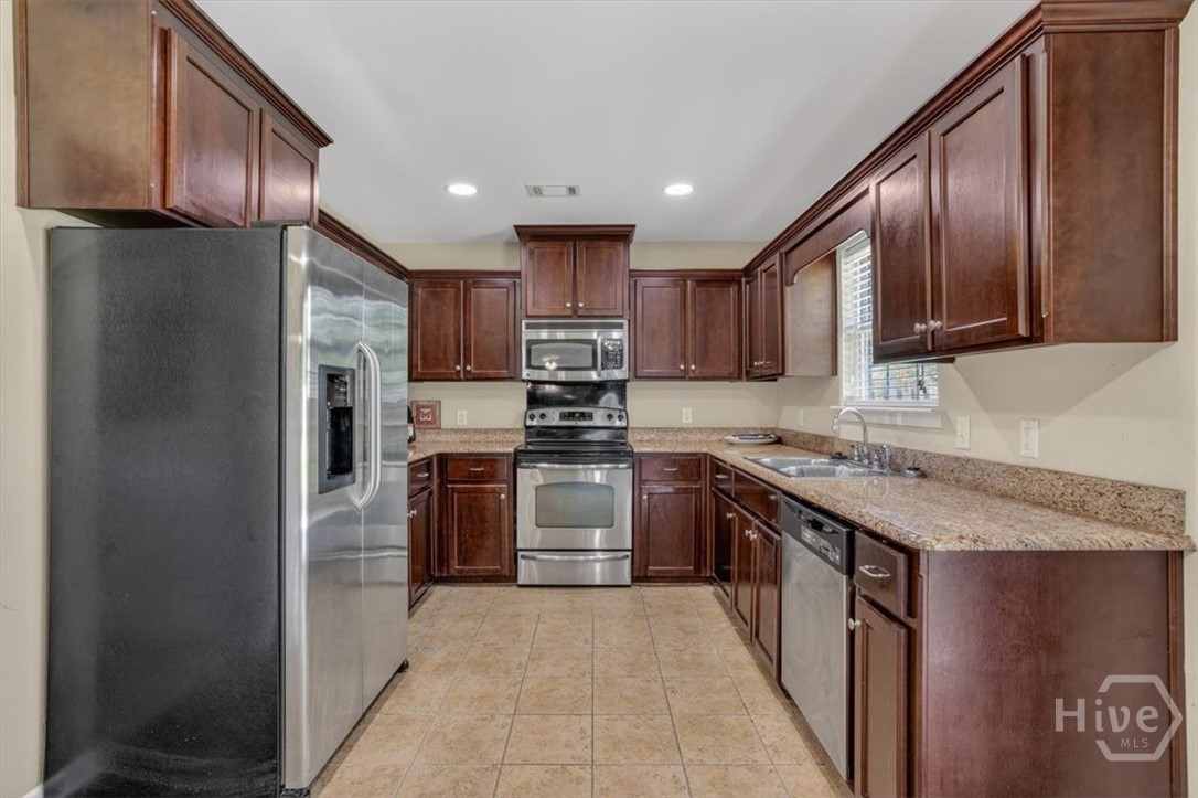 104 Austin Way Savannah, GA 31419 - Photo 10 of 47