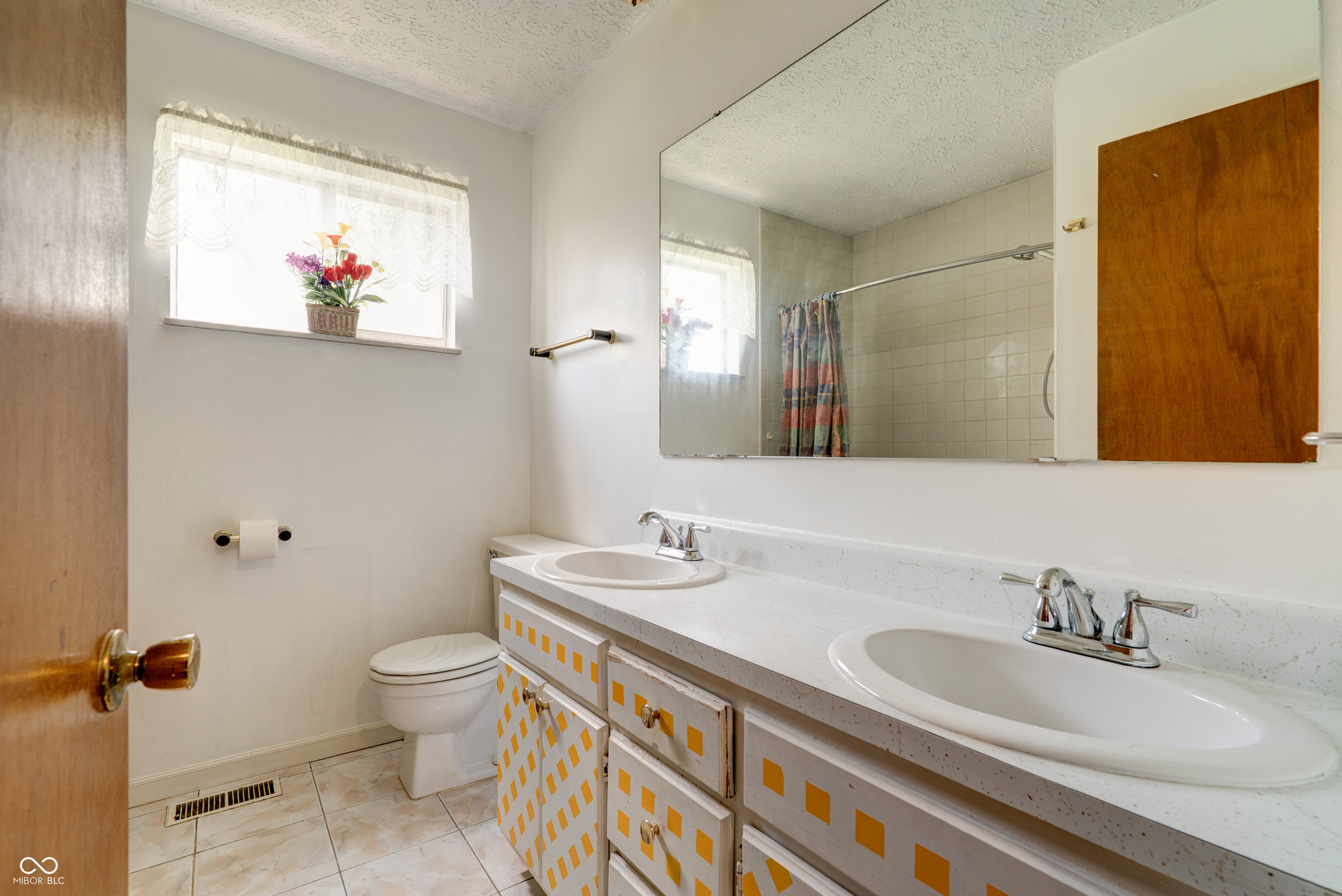 5425 Gambel Road Indianapolis, IN 46221 - Photo 15 of 25