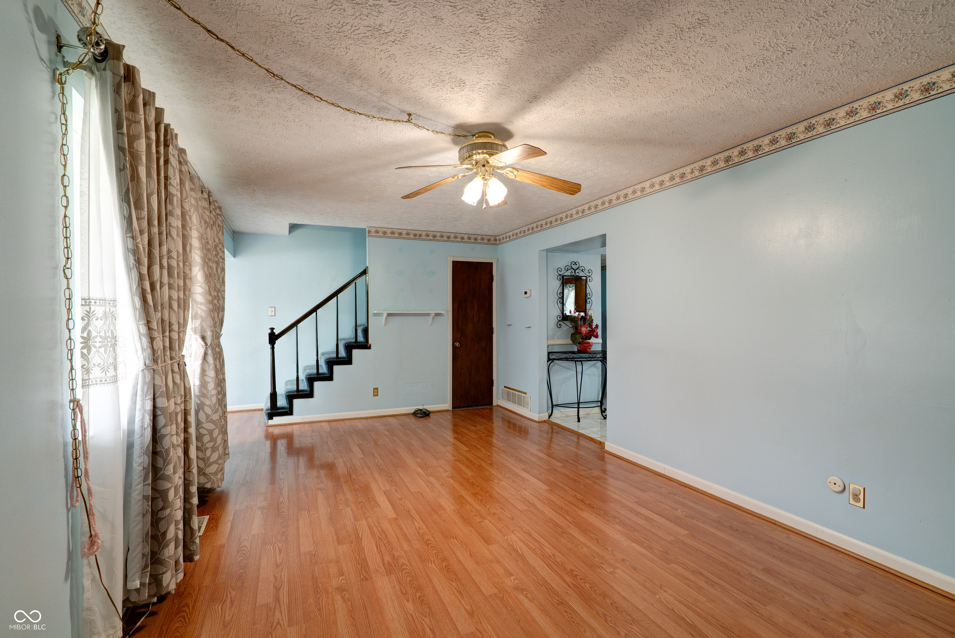 5425 Gambel Road Indianapolis, IN 46221 - Photo 5 of 25