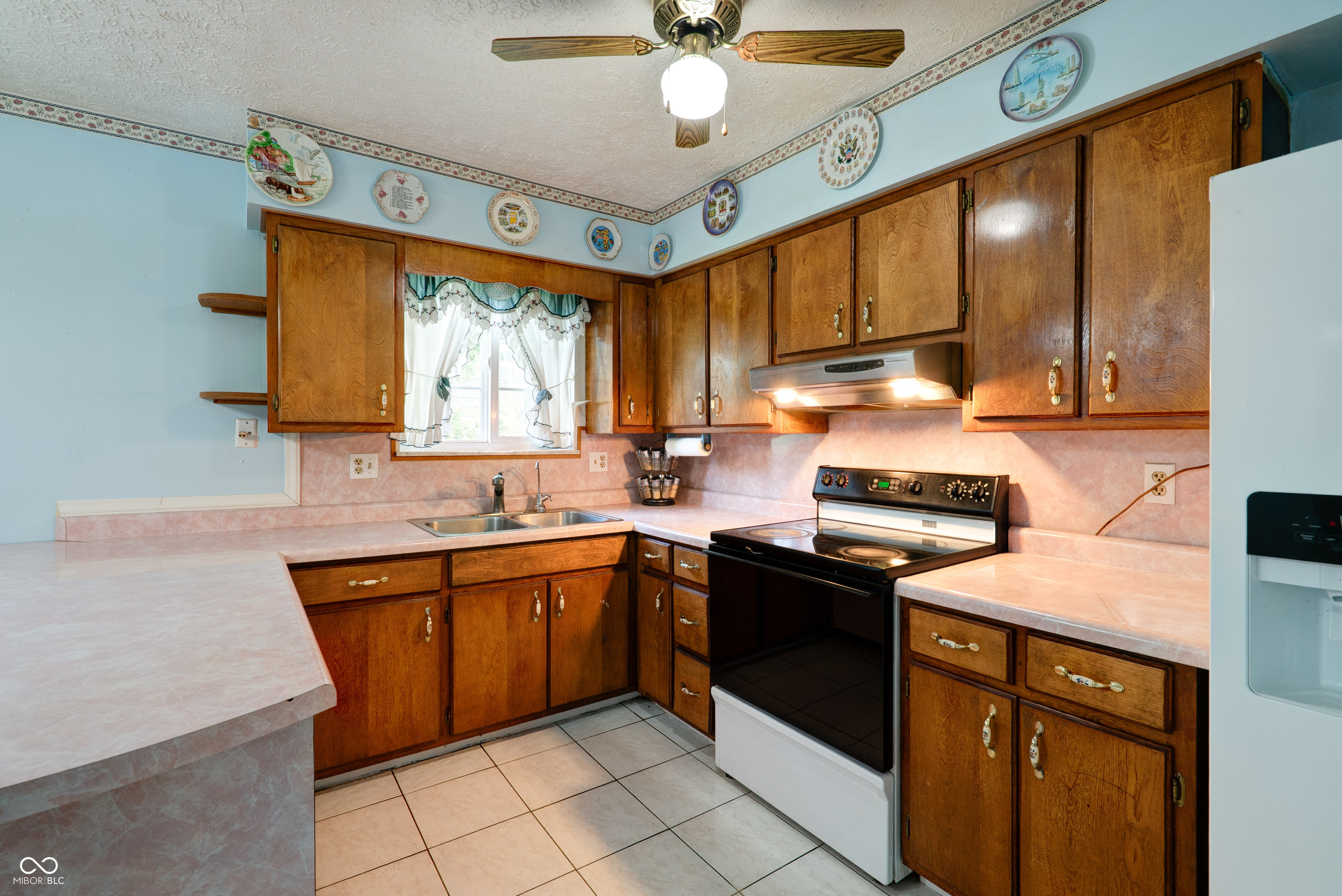 5425 Gambel Road Indianapolis, IN 46221 - Photo 9 of 25