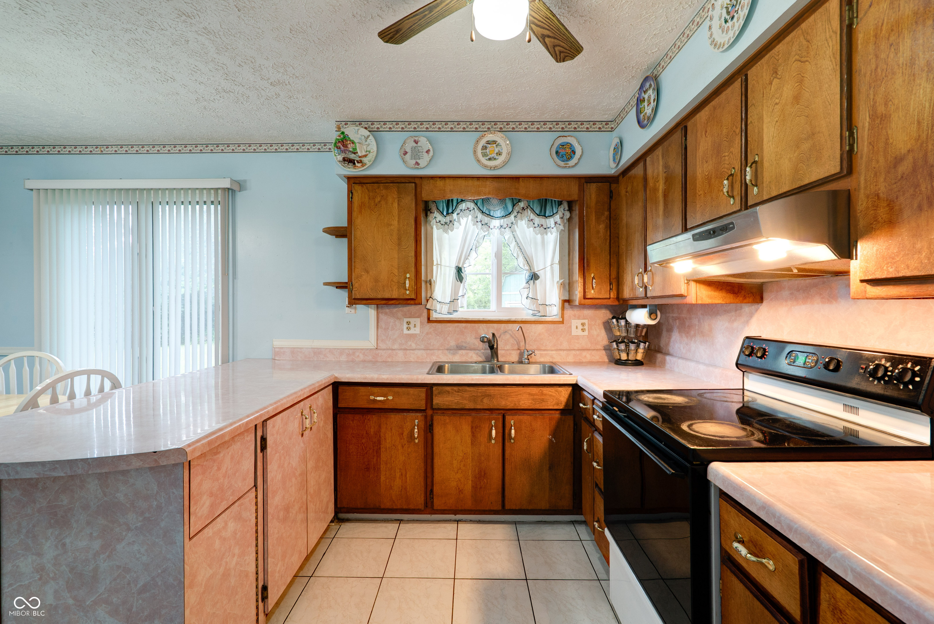 5425 Gambel Road Indianapolis, IN 46221 - Photo 10 of 25