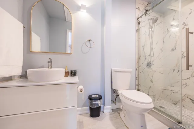 $2,350,000 | 530 South Centre Island Road, Oyster Bay, NY 11771