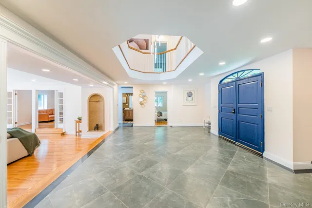 $2,350,000 | 530 South Centre Island Road, Oyster Bay, NY 11771