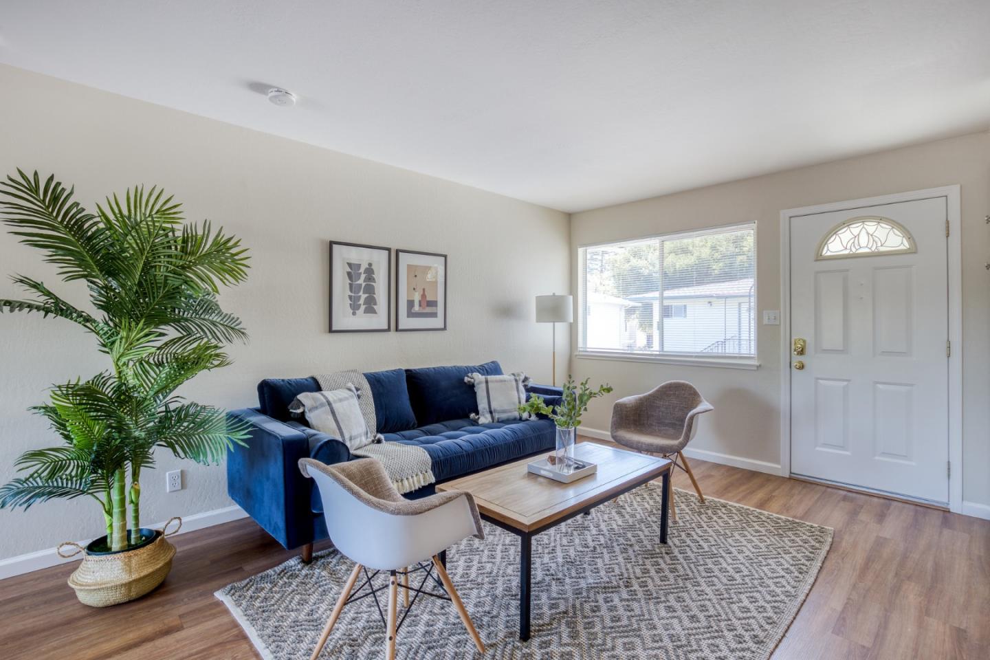 184 Centre Street Mountain View, CA 94041 - Photo 19 of 22 a living room with furniture and a potted plant