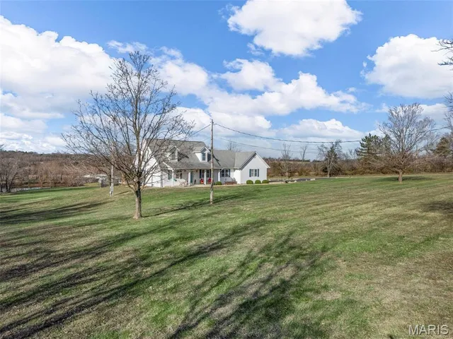 $445,000 | 1937 North Commercial Avenue, St. Clair, MO 63077