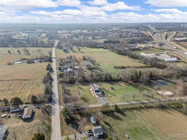 $445,000 | 1937 North Commercial Avenue, St. Clair, MO 63077